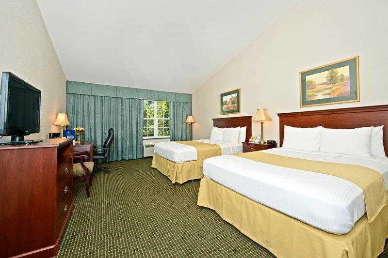 Clarion Inn Falls Church- Arlington Exterior foto