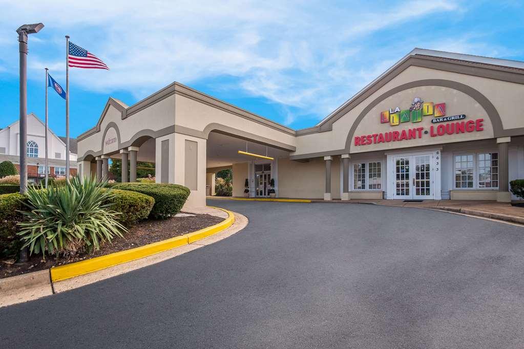 Clarion Inn Falls Church- Arlington Exterior foto