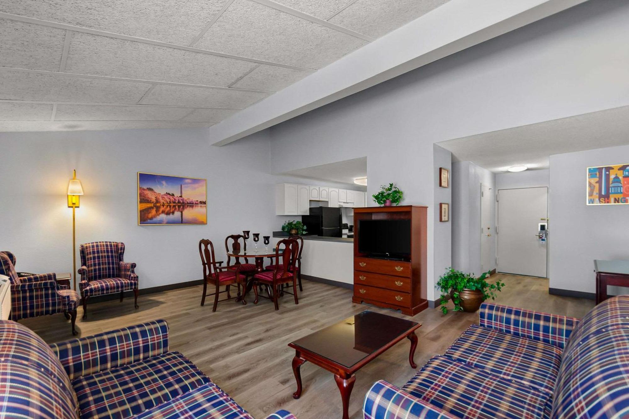 Clarion Inn Falls Church- Arlington Exterior foto