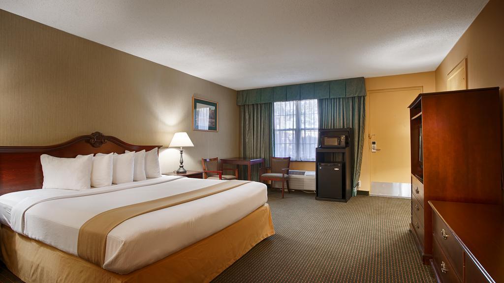 Clarion Inn Falls Church- Arlington Exterior foto