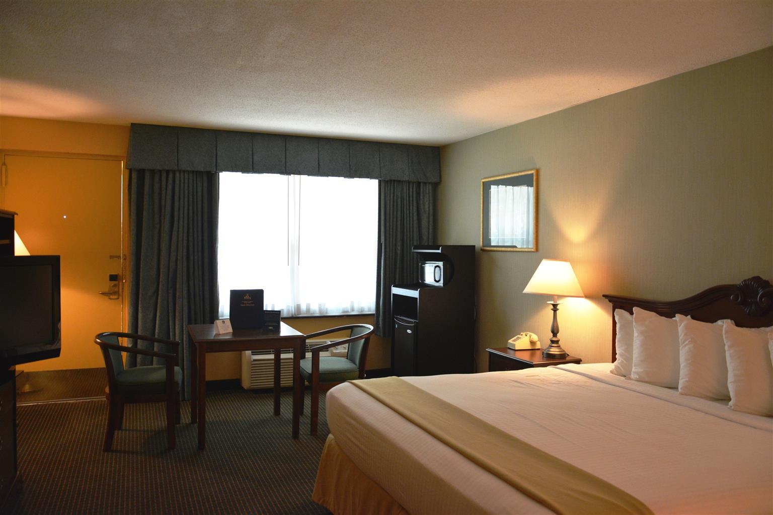 Clarion Inn Falls Church- Arlington Exterior foto