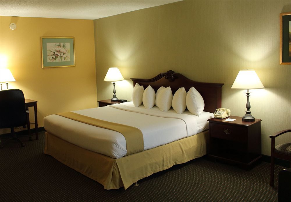 Clarion Inn Falls Church- Arlington Exterior foto