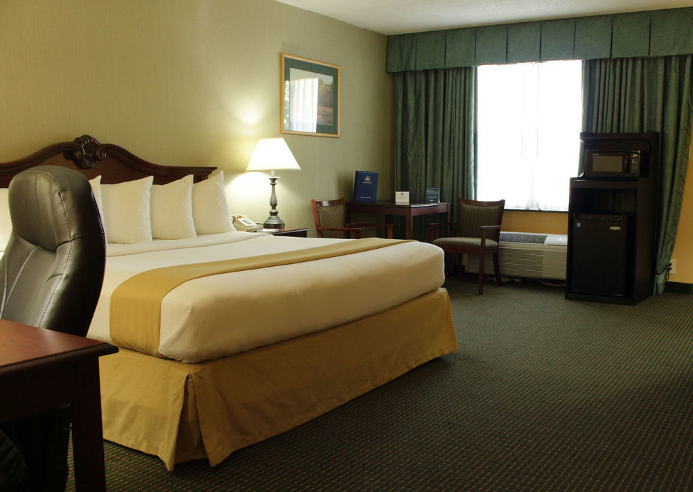 Clarion Inn Falls Church- Arlington Exterior foto