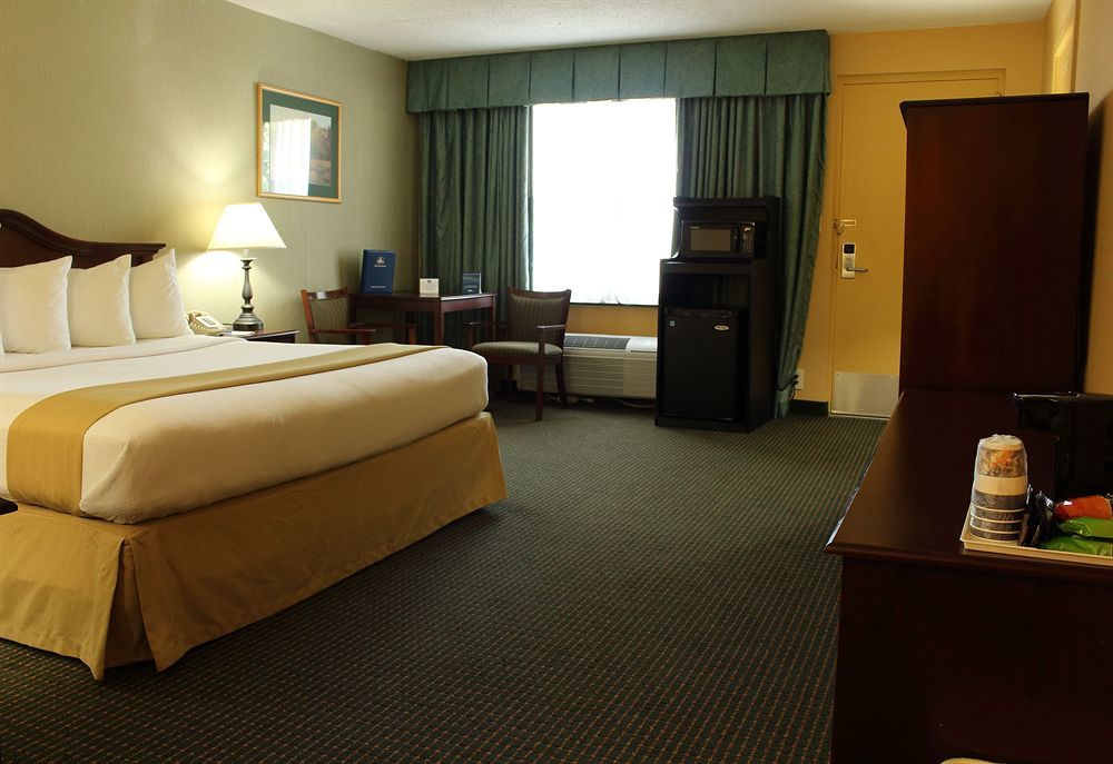 Clarion Inn Falls Church- Arlington Exterior foto