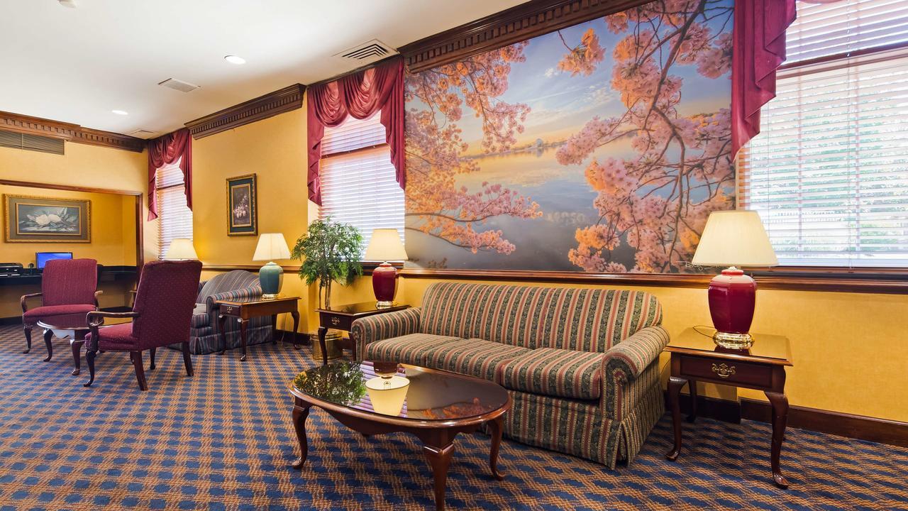 Clarion Inn Falls Church- Arlington Exterior foto
