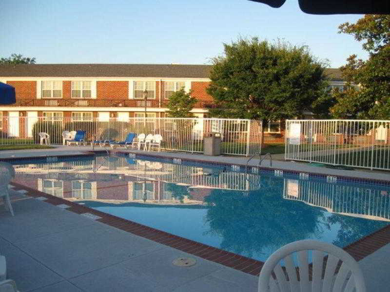 Clarion Inn Falls Church- Arlington Exterior foto
